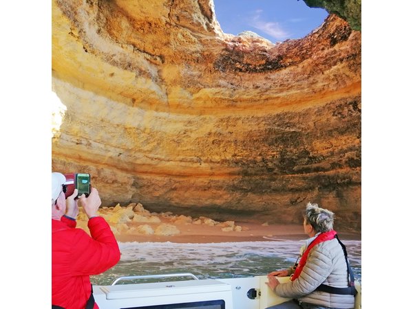 Portimão: Benagil Caves Speedboat Tour