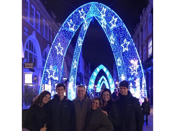 London Christmas Lights Private Tour by Traditional Black Cab