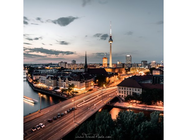 BERLIN PHOTO TOUR with a professional Photographer from Berlin