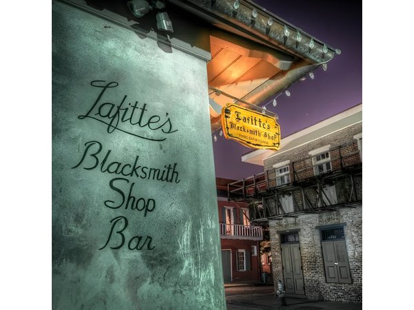 New Orleans Killers & Thrillers – True Crime Walking Tour
