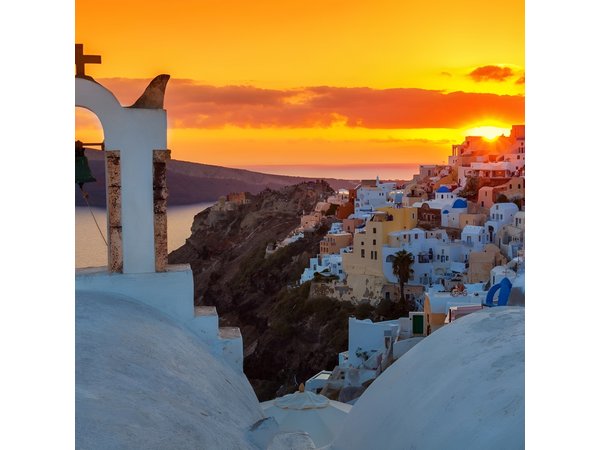Santorini Day Tour: Akrotiri, Villages, Wine and Sunset in Oia