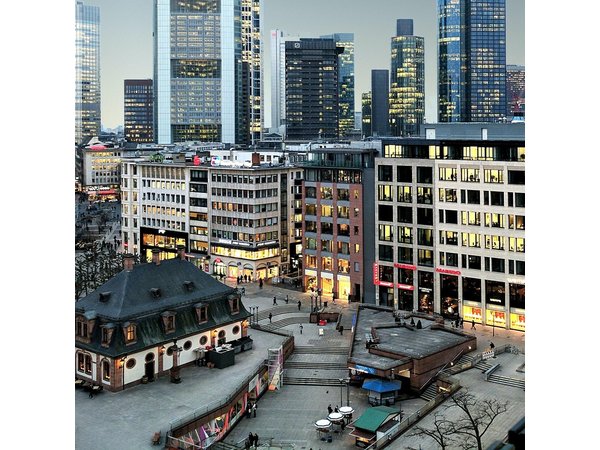 Frankfurt Private Walking Tour with a Local