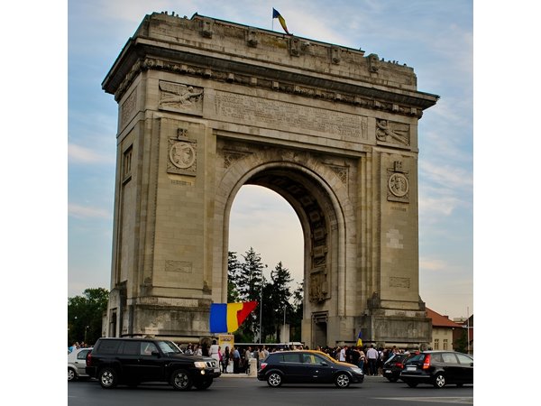 Private Guided Panoramic Tour in Bucharest by Car