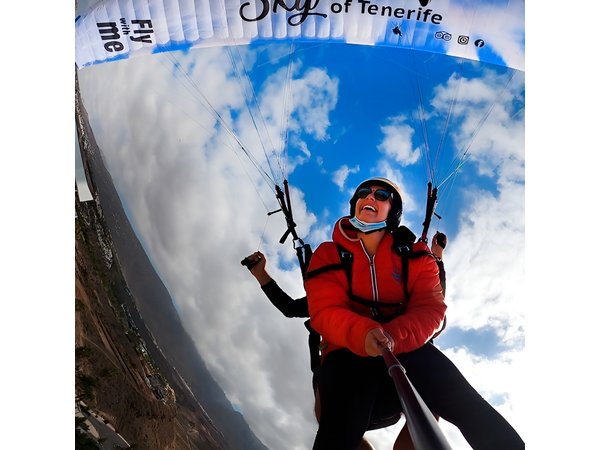 Acrobatic Paragliding Flight with Spanish Champion in Tenerife