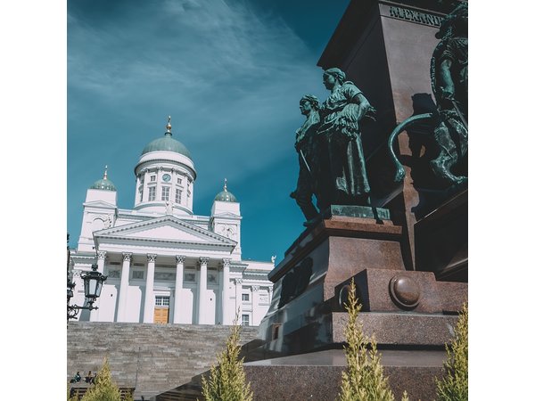 Helsinki private tour with a city planner