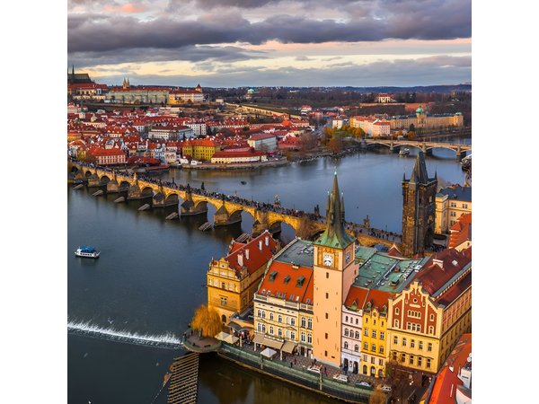 Best of Prague Guided Tour and Cruise with Authentic Czech Lunch