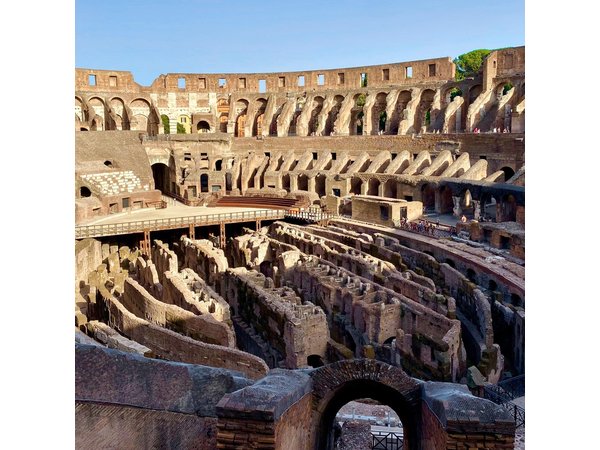 Rome: Guided Tour of Colosseum Arena with Roman Forum Entrance