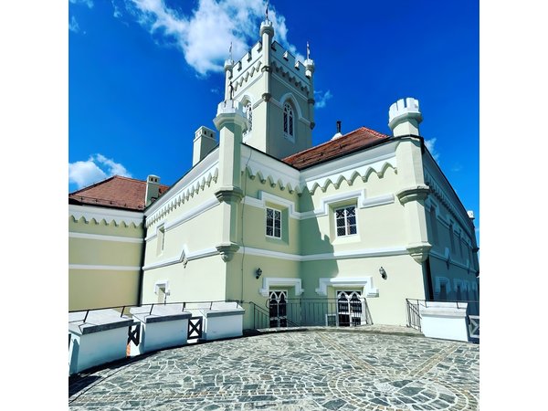 VarazdinTown & Trakoscan Castle, Small Guided Group from Zagreb