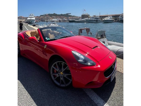 Private Tour on the Roads of Cannes by Ferrari