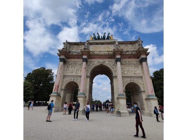 4 hours Paris Private Tour with hotel pickup & drop