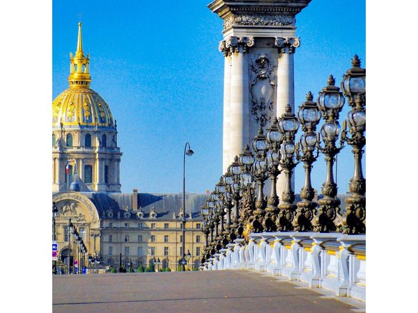 Paris 8-hours VIP Private Sightseeing and Shopping Tour in Paris