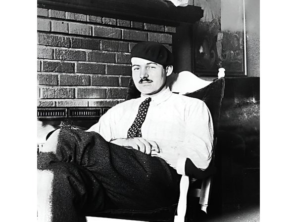 Hemingway in Paris - Small Group Walking Tour