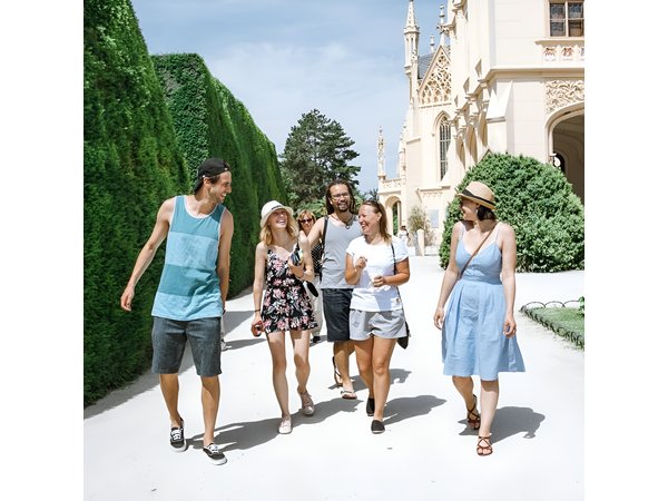 Prague-Budapest One-Way Sightseeing Day Tour