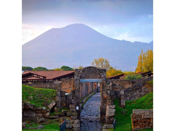 Full-Day Pompeii and Amalfi Coast from Rome