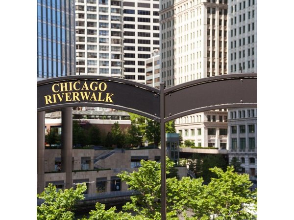 Chicago Riverwalk Self-Guided Walking Tour
