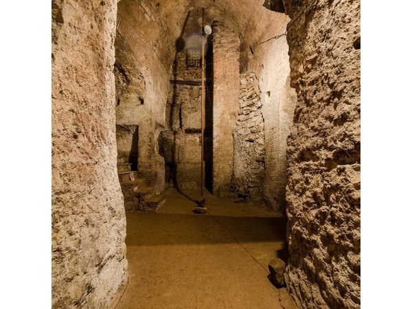 Naples Walking Tour and Underground Ruins