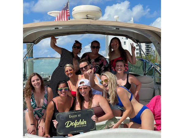 Miami Yacht Party – Discover Secret Spots w/ Captain & Drinks
