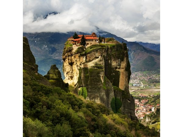 Meteora and Thermopylae Private Tour from Athens