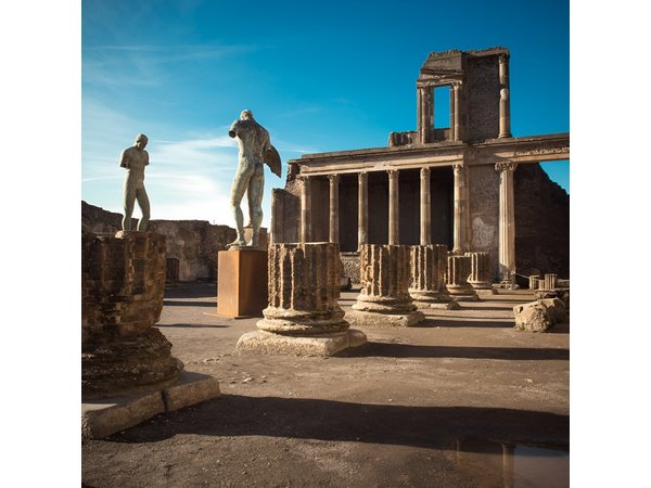 Pompeii with Wine Tasting and Lunch from Naples