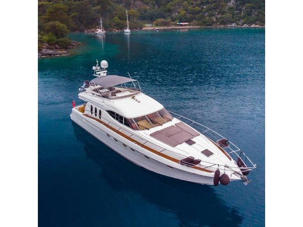 Istanbul Private Bosphorus Yacht Tour w Swimming or Guide Option