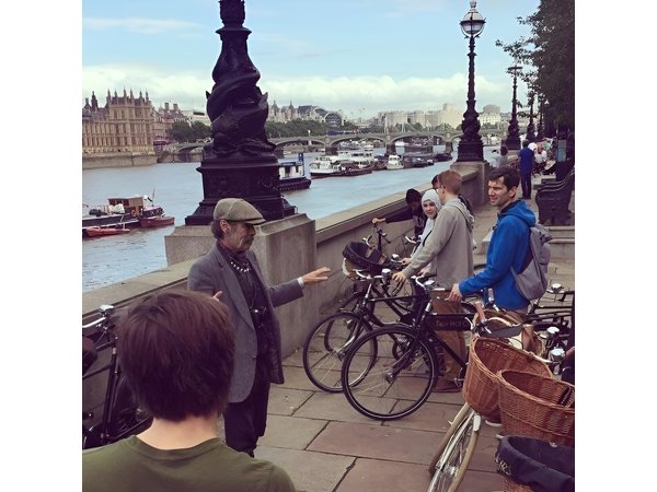 London Bike Tour: Landmarks, Secret Gems, Pub Stop & Street Art