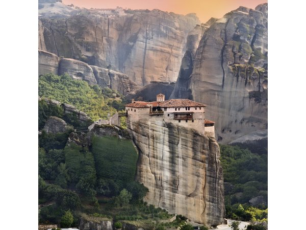 2-Day Delphi & Meteora Tour from Athens with Hotel & Guided Tour