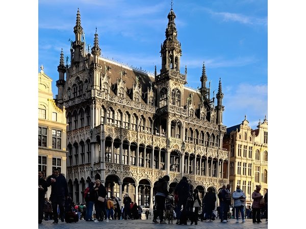 Tell Me About Brussels! | First Day Must-Do | Local Storytellers