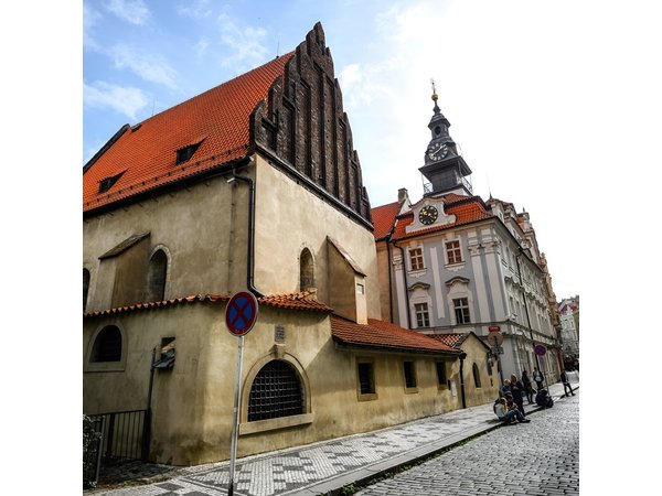 Prague Synagogues and Jewish Quarter Private Walking Tour