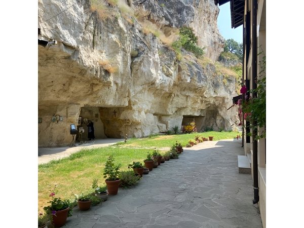Day Trip to Bulgaria and Veliko Tarnovo from Bucharest