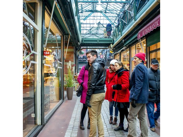 Paris Iconic Saint Ouen Flea Market Small Group Walking Tour