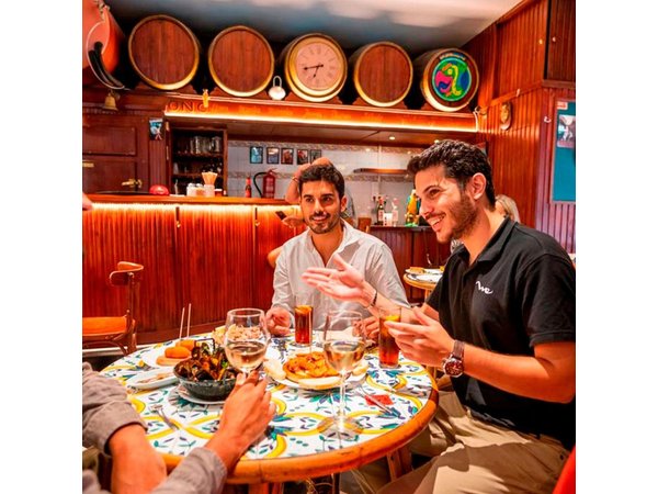 Private Tour: Tapas, Wine & Flamenco Show in Barcelona’s Old Town