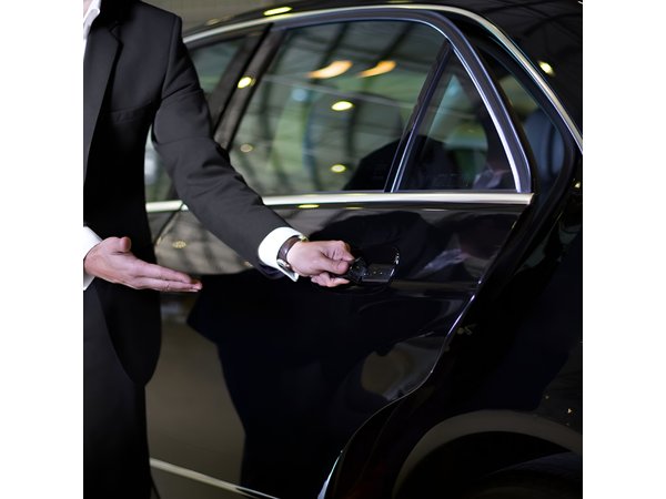 Private car with a driver in Paris