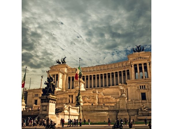 Exclusive Rome Explorer: Personalized Tour & Chauffeur