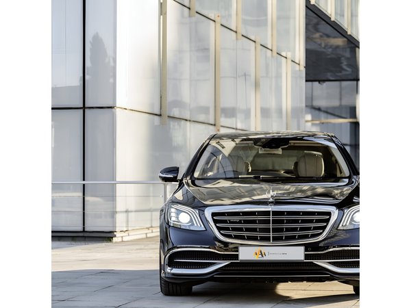 Full-Day Executive Chauffeur Service in Amsterdam