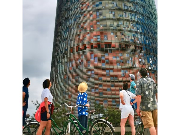 Eco-friendly Barcelona Bike Tour from a Local Perspective