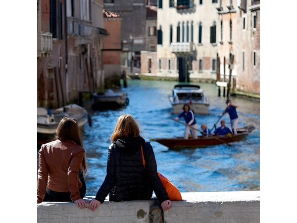 Private Tour: Venice Walk, Gondola, and Private Boat Tour ending on Murano Island with Venetian Lunch and Glass Factory Visit