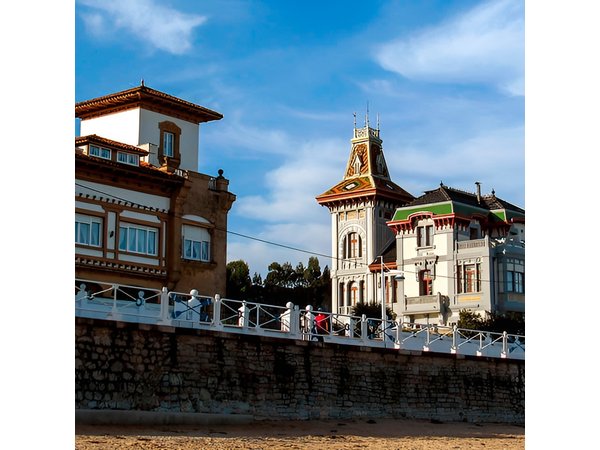 From Oviedo and Gijón: Llanes, Ribadesella, Alto de Fitu and Bowls