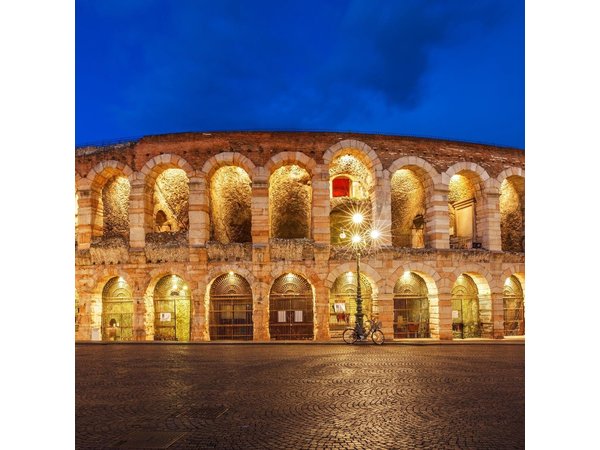 Verona Scavenger Hunt and Highlights Self Guided Tour