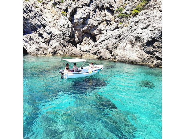Dubrovnik Self-Drive Boat Rental for up to 6 People
