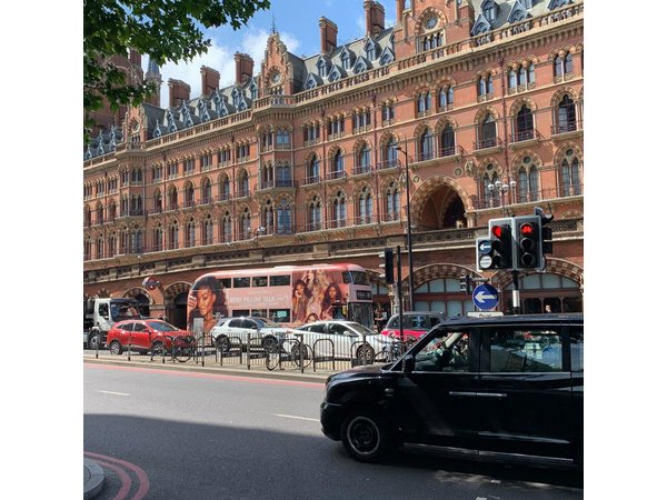 Harry Potter Black Taxi Private Tour of London with Hotel Pickup