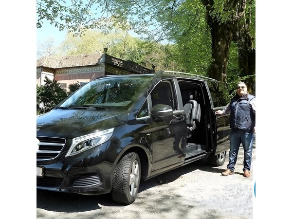 Private Tour: from Lisbon to Porto; visit to Óbidos, Fátima, Coimbra, Aveiro