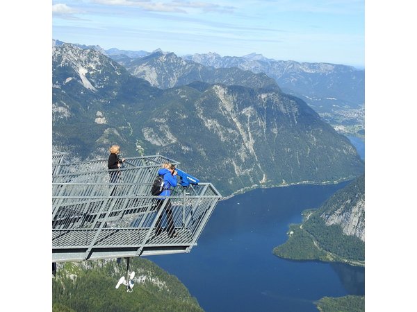 Full-Day Minivan Tour From Salzburg to Hallstatt with 5 Fingers,Lakes&Mountains