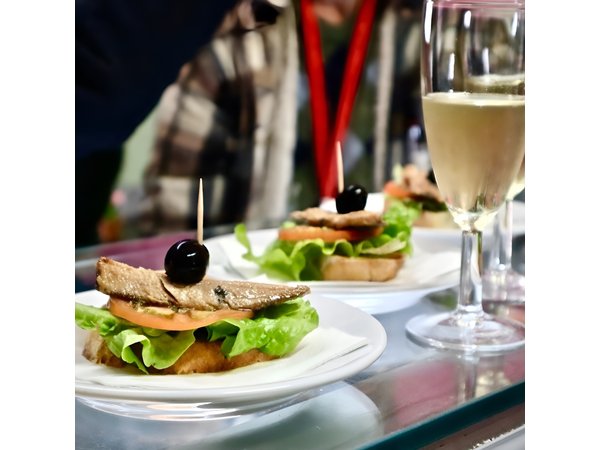 Lisbon Private Food Tour – Taste 10+ Local Dishes & Wines