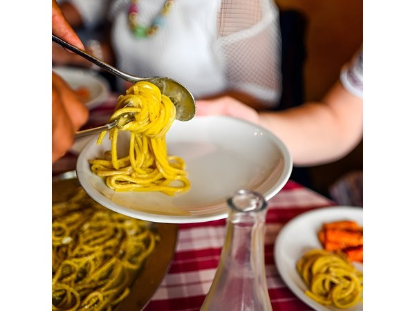 Campo de Fiori Rome Food Tour with 8+ Food Tastings & Wine