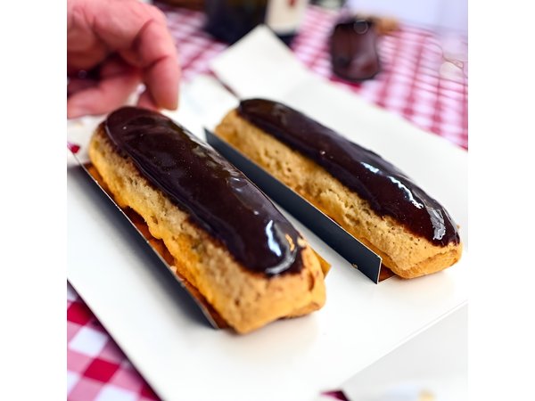 Paris Montmartre Chocolates and Pastry Private Food Tour