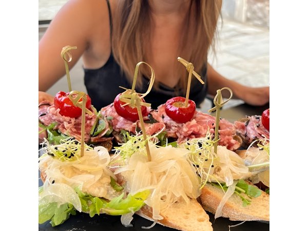 Venice Food Tour with 6+ Tastings with Cicchetti, Spritz & More