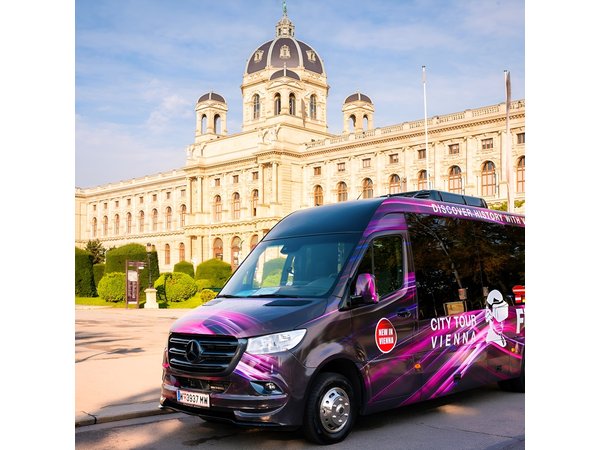 Future Bus Tours - Vienna's highlights bus tour with virtual reality