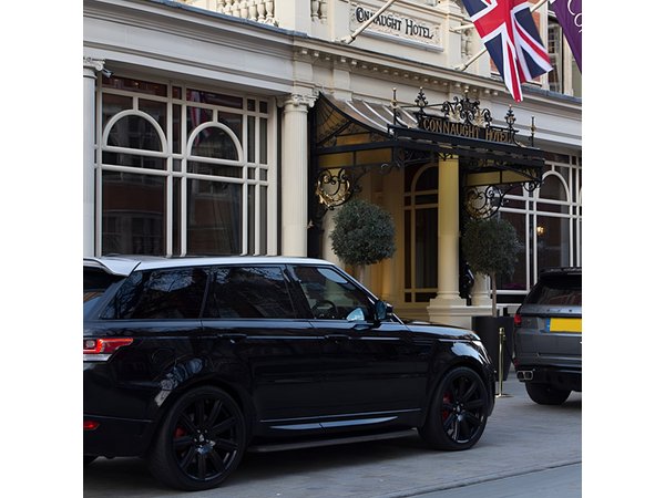 Private Chauffeured Luxury Range Rover at Your Disposal in London Full Day