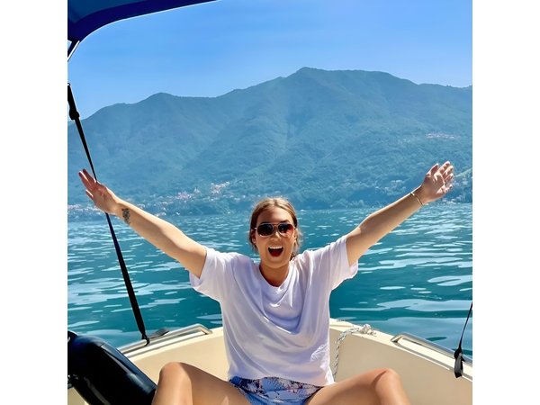1 Hour Boat Rental Without License 40cv Engine on Lake Como