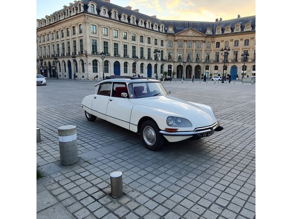 Paris City Tour 3h00 Citroën DS Vintage with Open Roof